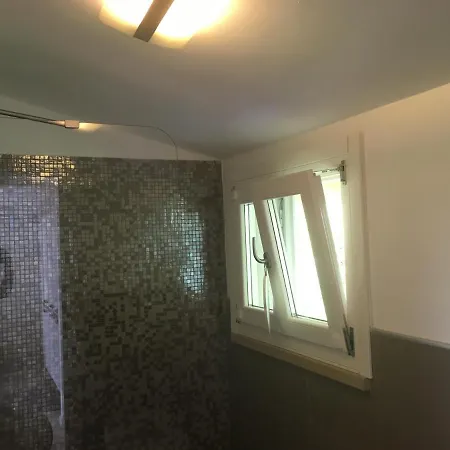 Moderno Con Ampia Terrazza Castelletto Di Brenzone