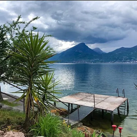 Moderno Con Ampia Terrazza * Castelletto Di Brenzone