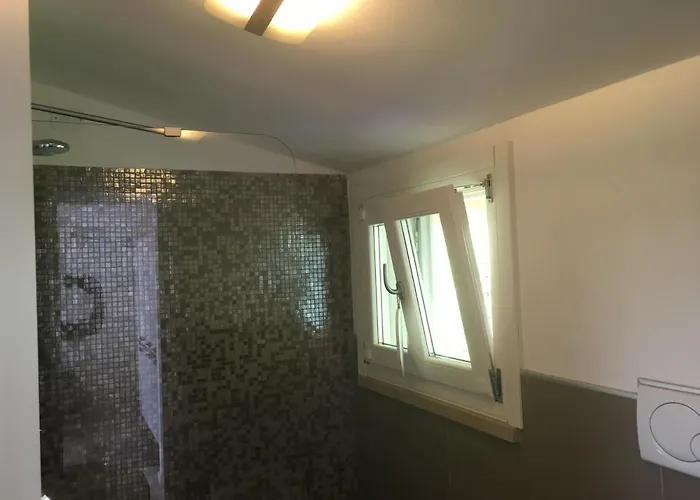 Moderno Con Ampia Terrazza Castelletto di Brenzone